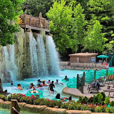 Villa Movie Theater Hot Tub View Mountain Escape Gatlinburg Exterior foto