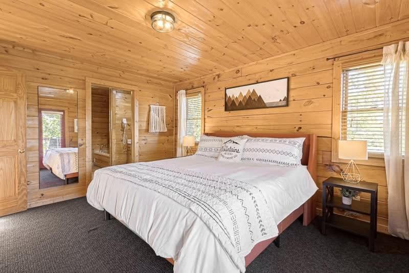 Villa Movie Theater Hot Tub View Mountain Escape Gatlinburg Exterior foto
