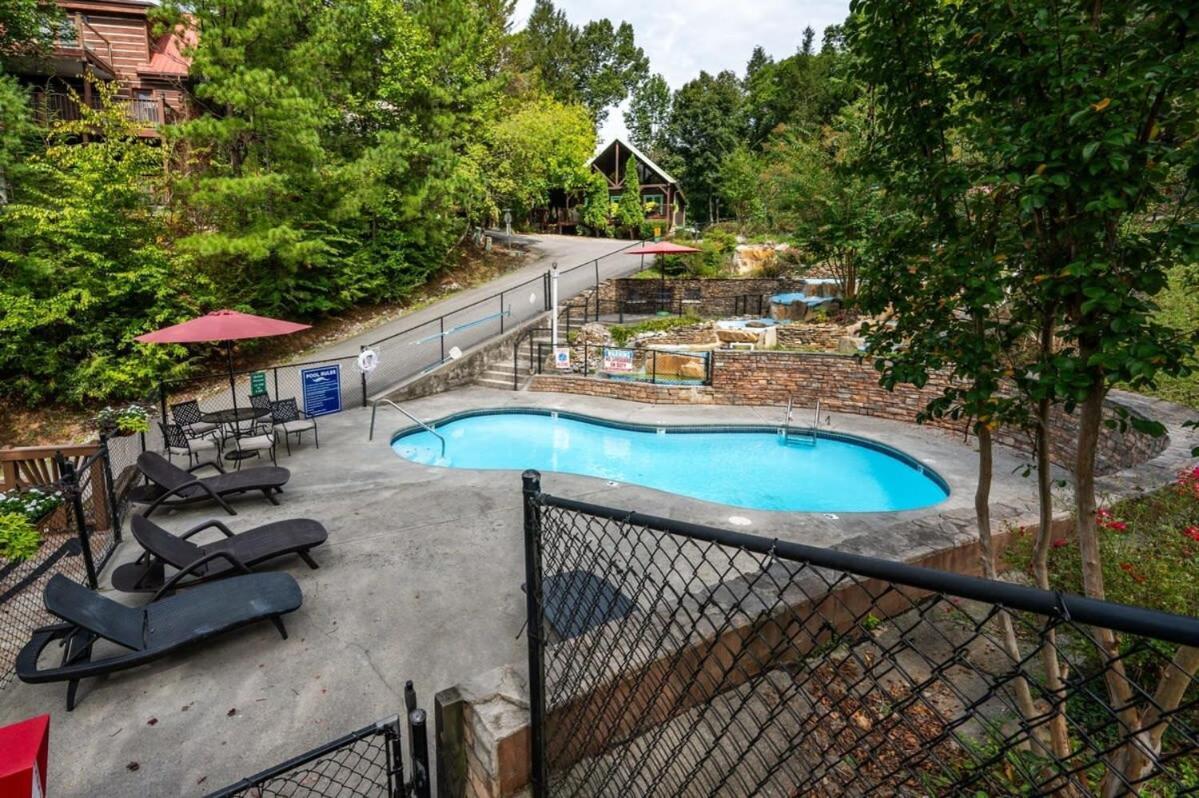Villa Movie Theater Hot Tub View Mountain Escape Gatlinburg Exterior foto