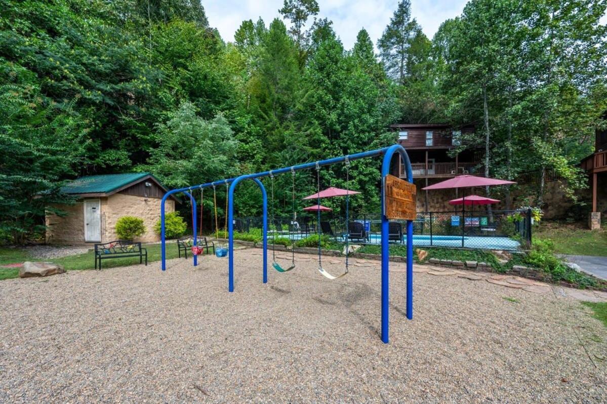 Villa Movie Theater Hot Tub View Mountain Escape Gatlinburg Exterior foto